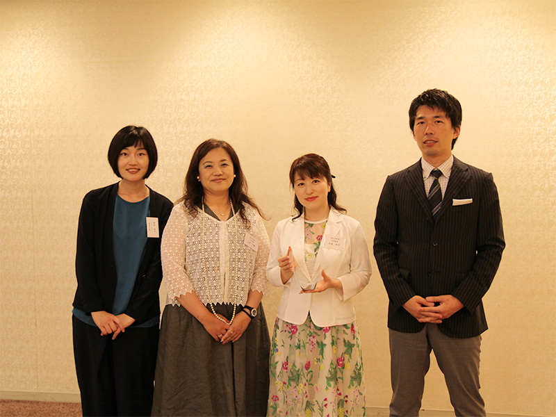 ▲石坂産業様(中央のお二人)とパラドックスのメンバー。